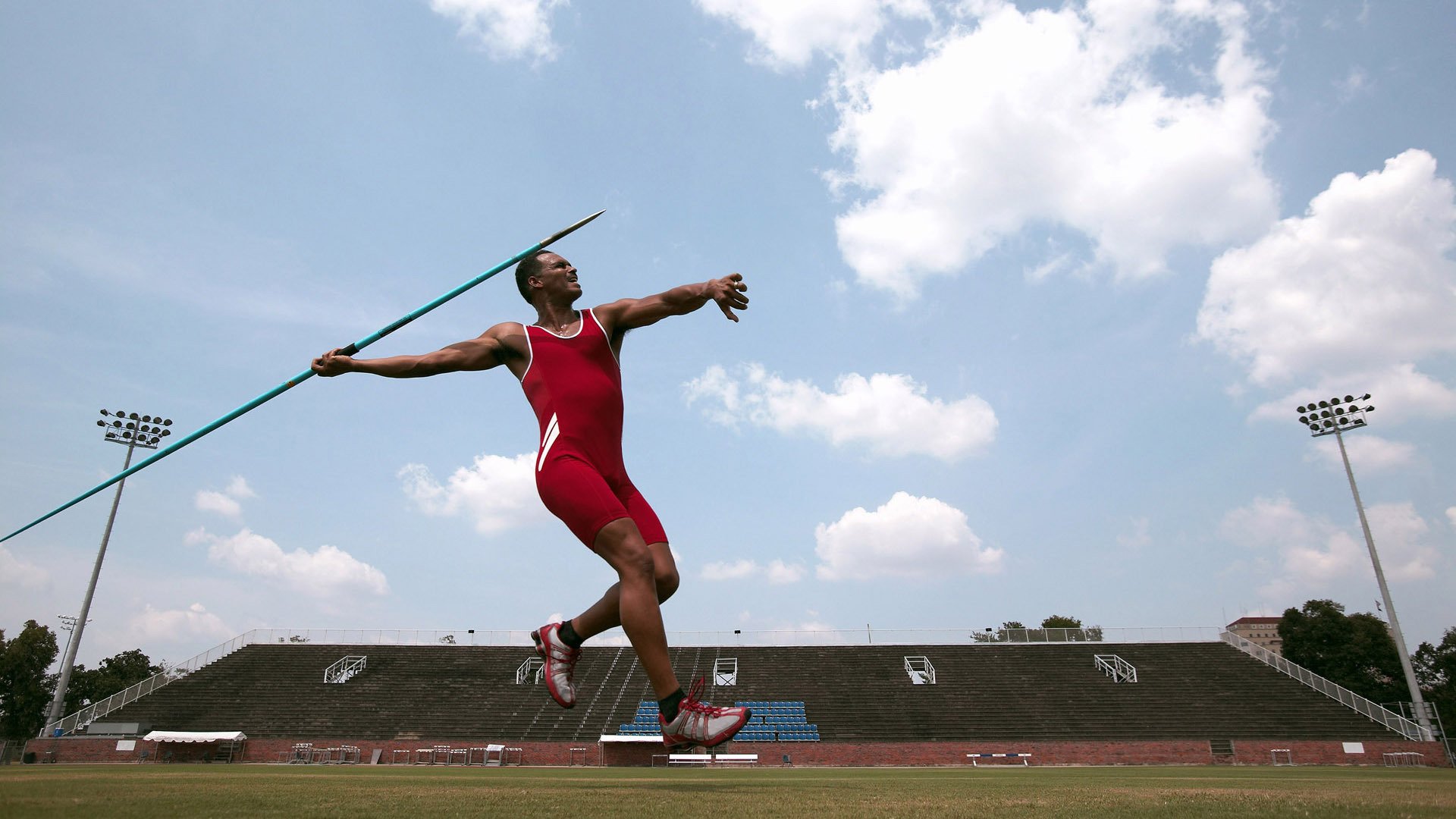 姆巴佩连续十五场比赛得分突破纪录,美国队挑战极限!